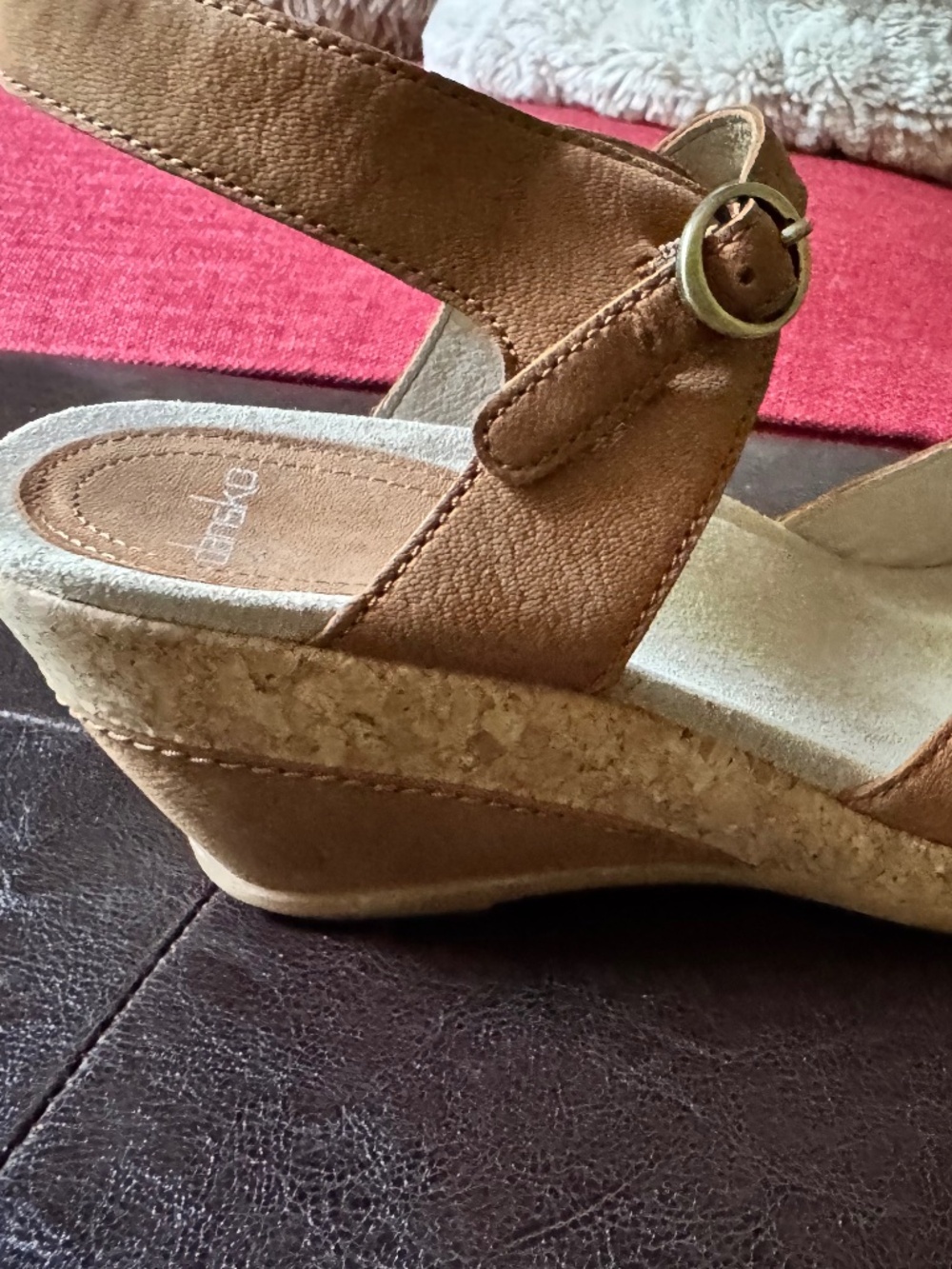 Dansko Women's Wedge Sandal in light brown suede - Size 40 - Picture 2 of 4